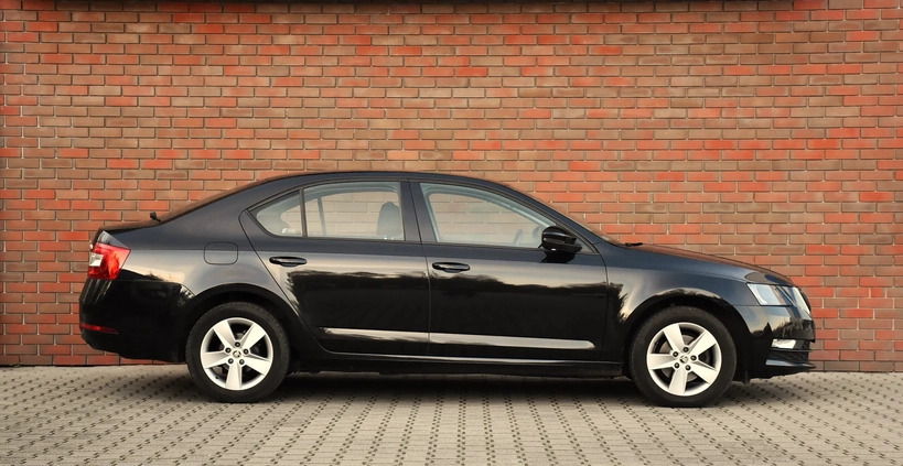 Skoda Octavia cena 65900 przebieg: 118000, rok produkcji 2019 z Poznań małe 154